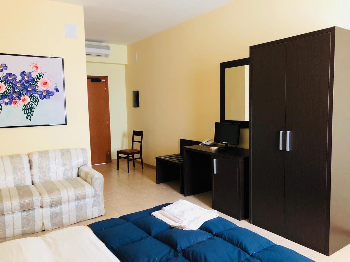 Hotel Agri Resort "Agora" Castelluccio dei Sauri Dış mekan fotoğraf