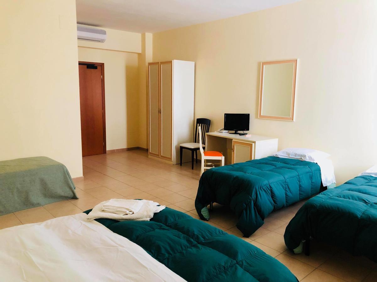 Hotel Agri Resort "Agora" Castelluccio dei Sauri Dış mekan fotoğraf